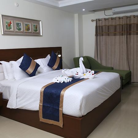 Hotel Suraj Grand Nandyal ภายนอก รูปภาพ