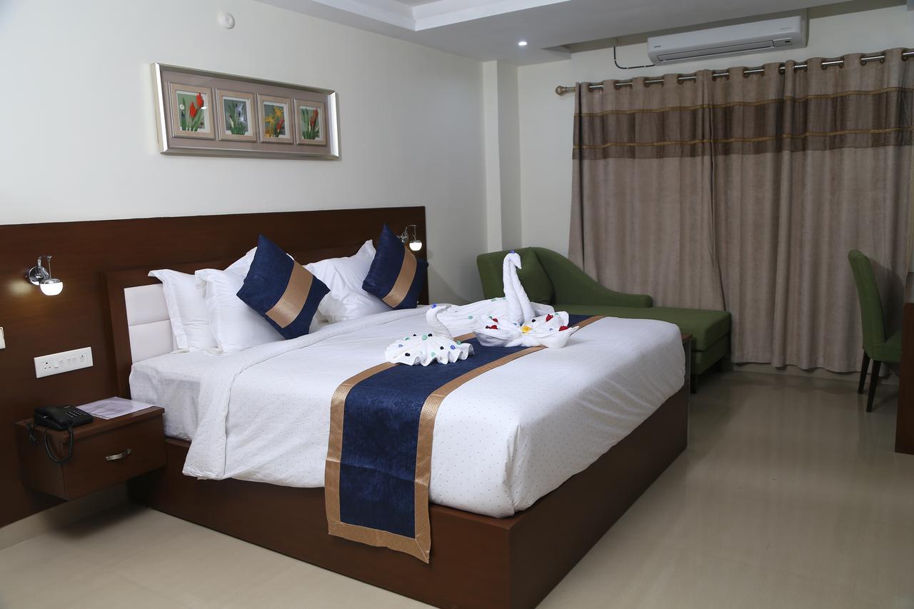 Hotel Suraj Grand Nandyal ภายนอก รูปภาพ