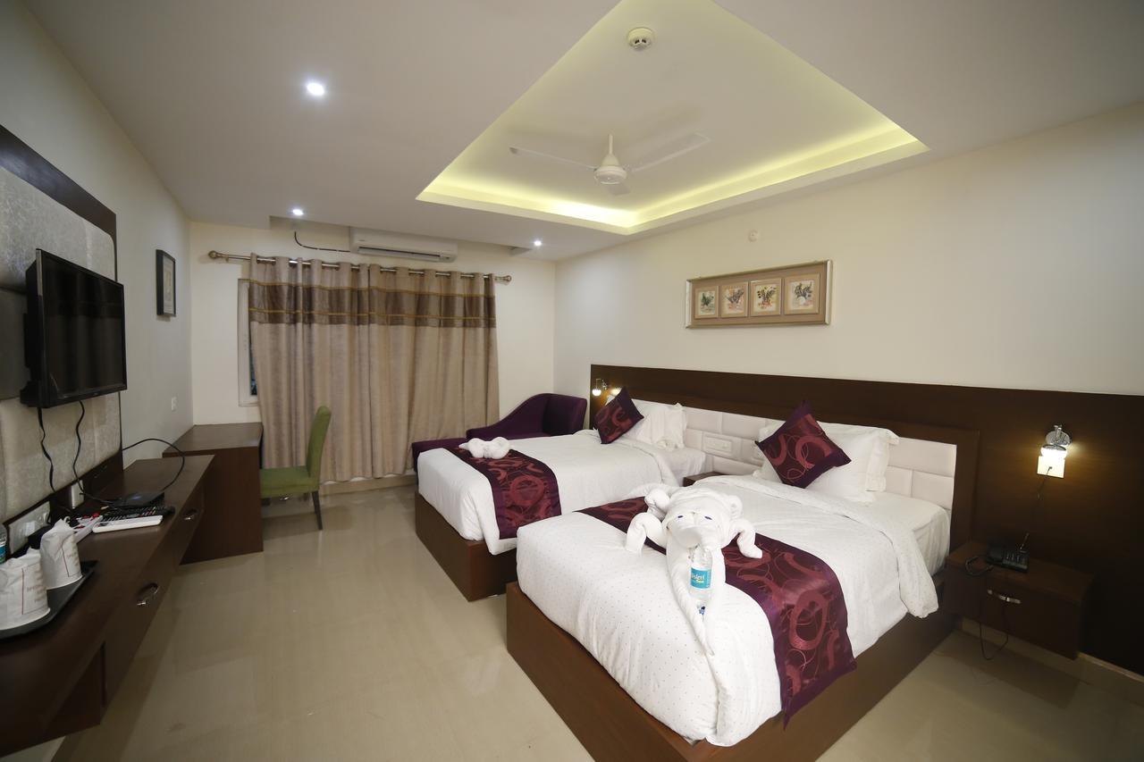Hotel Suraj Grand Nandyal ภายนอก รูปภาพ