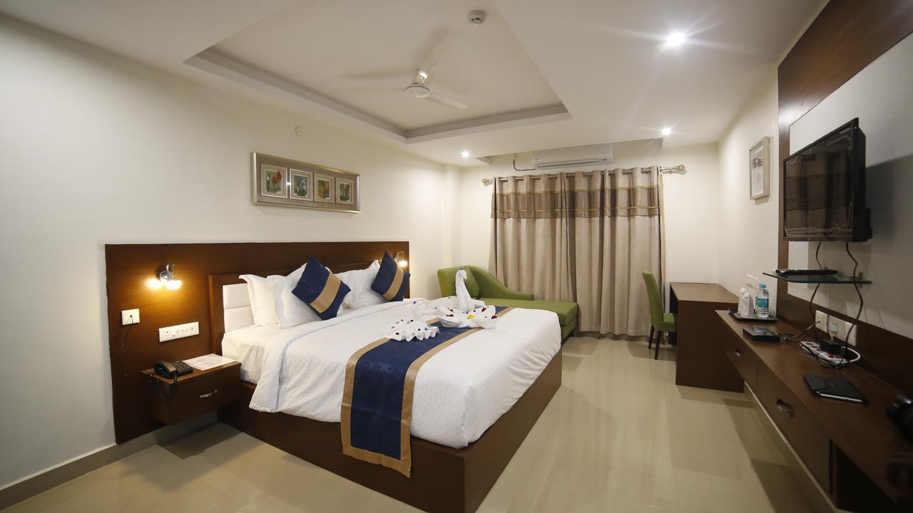 Hotel Suraj Grand Nandyal ภายนอก รูปภาพ