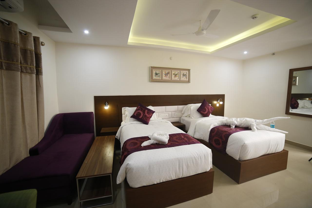 Hotel Suraj Grand Nandyal ภายนอก รูปภาพ