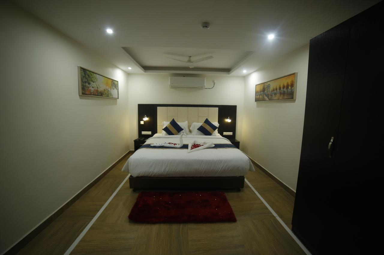 Hotel Suraj Grand Nandyal ภายนอก รูปภาพ